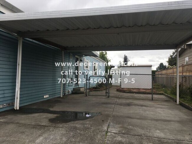 Foto del edificio - 211 Arboleda Dr