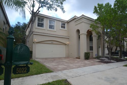 Foto principal - 5022 SW 155th Terrace