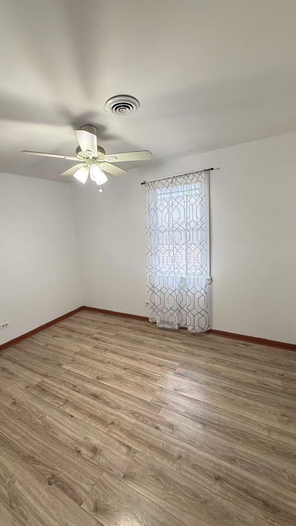 Foto del edificio - 2737 W 38th Pl