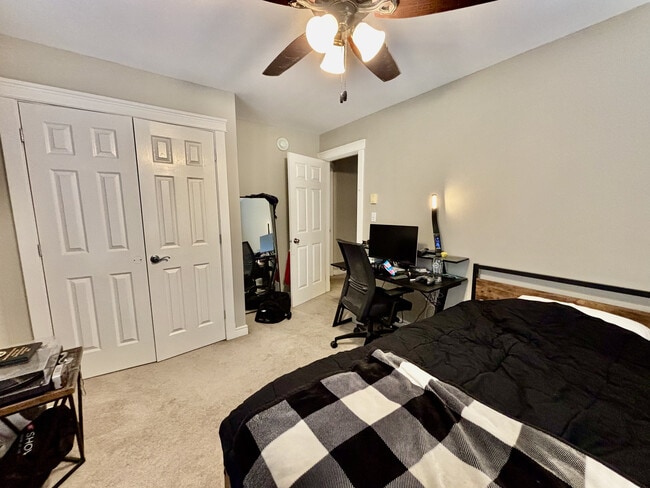 Building Photo - 4-Bedroom/ 3-Bathroom Apartment for Rent – Available June 1st