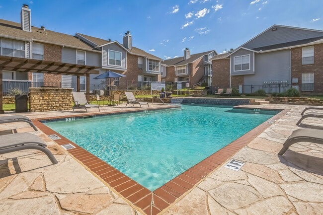 Building Photo - Woodbridge Apartments