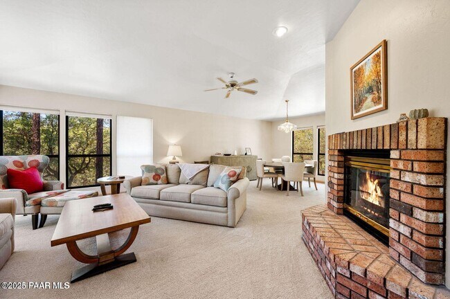 Foto del edificio - 1480 Cougar Trail