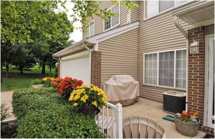 Patio - 6855 Woodland Ave