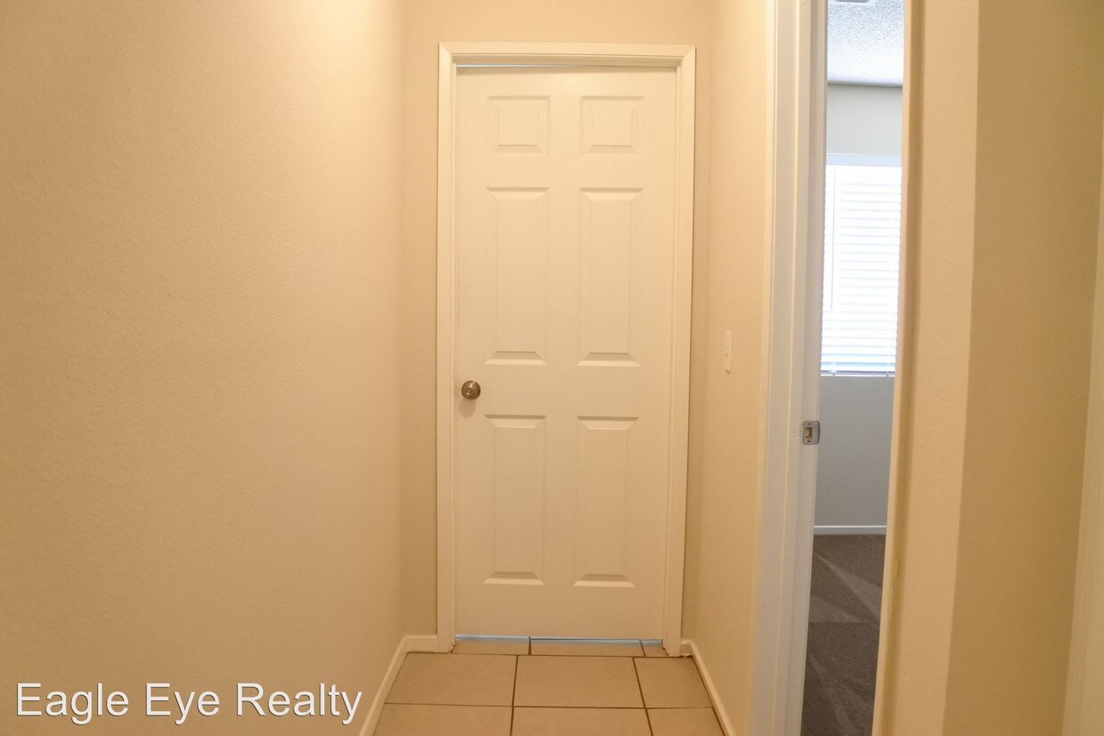 4 br 3 bath house   1718 apricot drive palmdale ca building photo