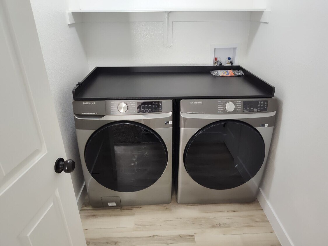 Foto del edificio - Cozy 3 Bedroom 2 Bathroom with office area