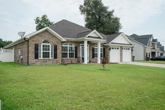 Foto del edificio - 729 English Oak Dr