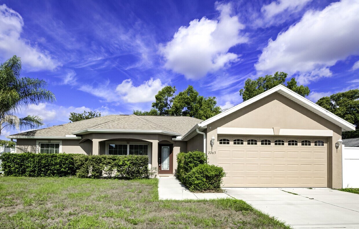 Primary Photo - 2263 Lake Forest Ave Spring Hill, FL