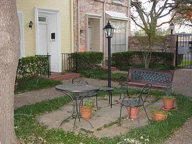 Photo - 9828 Valley Meadow Ct (Dallas, TX) House