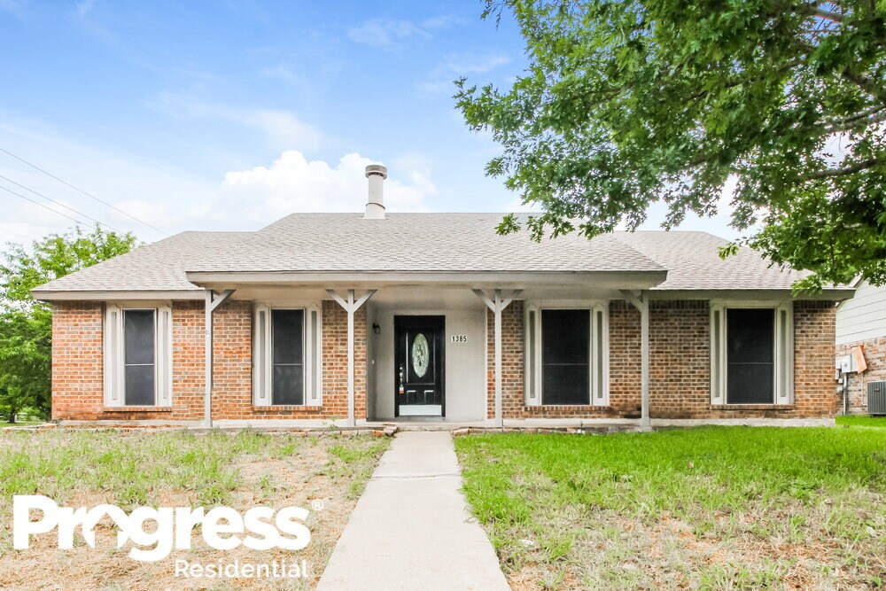 Primary Photo - 1385 Southridge Dr
