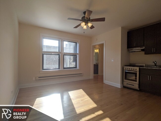 Building Photo - 612 W Patterson Ave