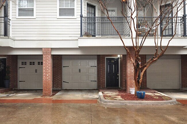 Foto del edificio - 2902 State St