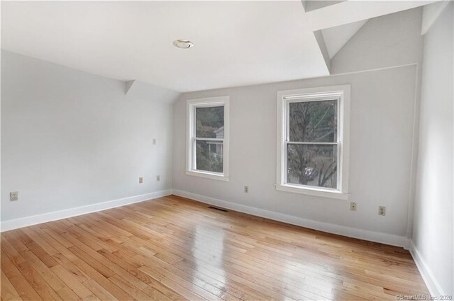 Foto del edificio - 858 Quinnipiac Ave