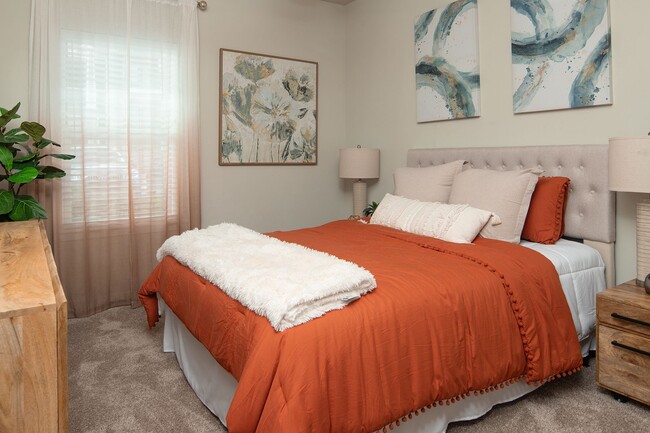 Building Photo - POINTE AT GREENVILLE APARTMENTS