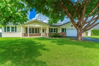 Building Photo - 3921 NE 31st Ave