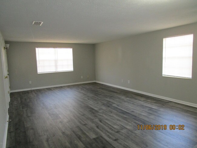 Foto del edificio - 1007 Bradley Cir