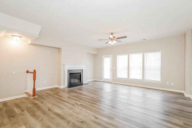 Building Photo - 10480 Alexander Martin Ave