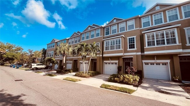 Building Photo - 2915 Pointeview Dr