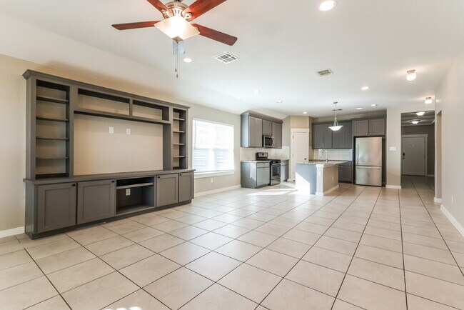 Building Photo - 10526 Rosalina Lp