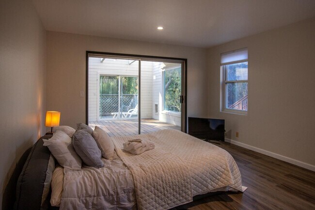 Foto del edificio - 850 Rockaway Beach Ave