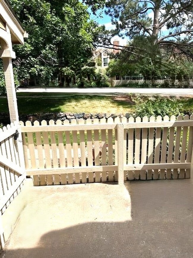 Photo - South Aurora Townhome in Pheasant Run