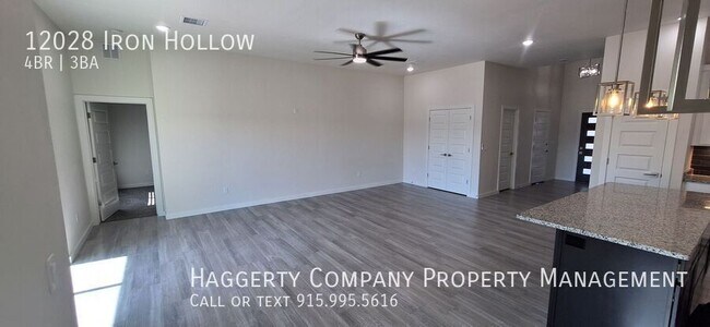 Foto del edificio - 12028 Iron Holw St