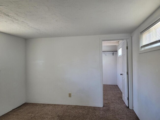 Foto del edificio - 2351 N Lompa Ln Unit A2, Carson City, NV 8...
