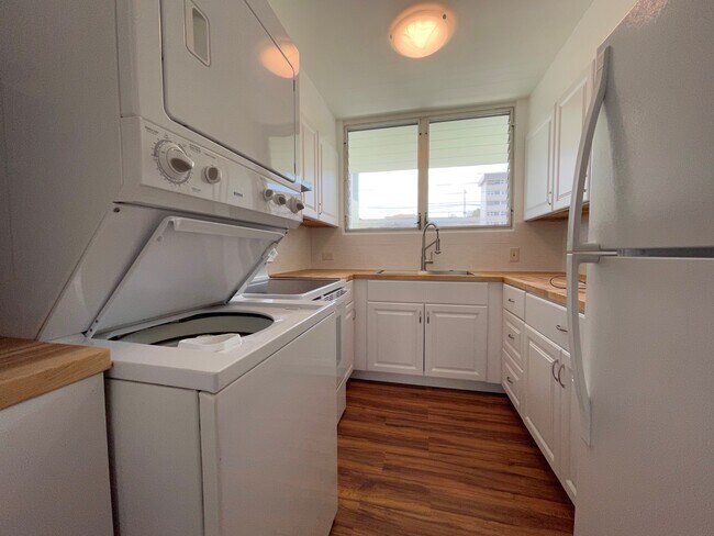 kitchen - 5400 Likini St