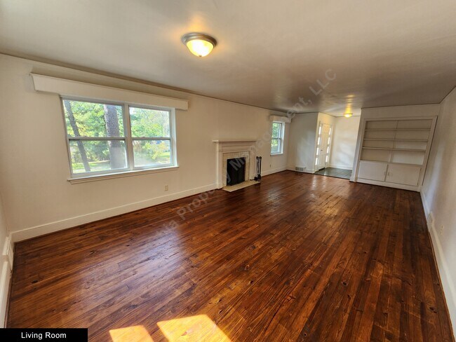 Building Photo - 4725 Kilbourne Rd