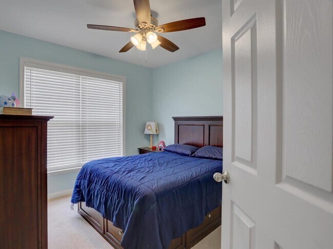 Building Photo - 223 Green Fern Cir
