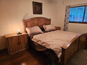 Building Photo - 568 Royal Oaks Dr
