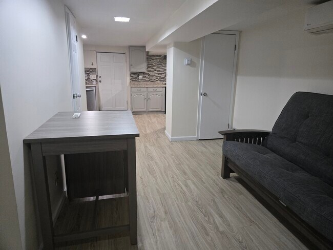 Foto del edificio - 1237 Mayflower Ave