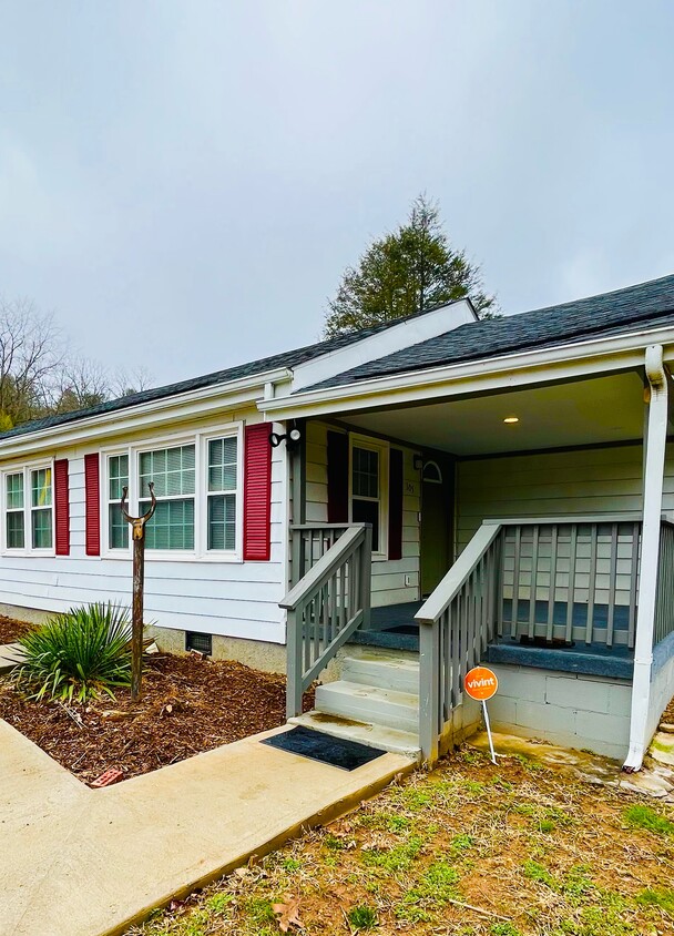 305 Starnes Cove Rd, Candler, NC 28715 House Rental in Candler, NC