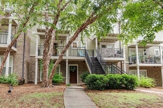 Building Photo - 490 Barnett Shoals Rd
