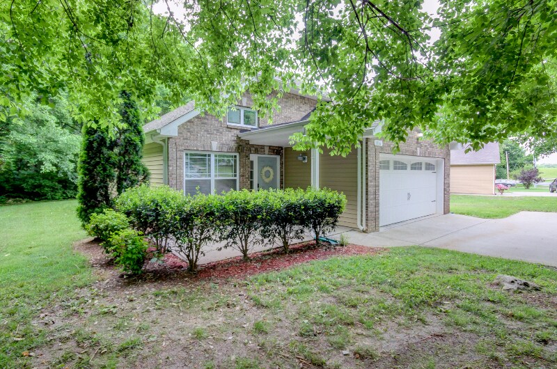 816 Dunbar Cave Rd, Clarksville, TN 37043 House Rental in Clarksville