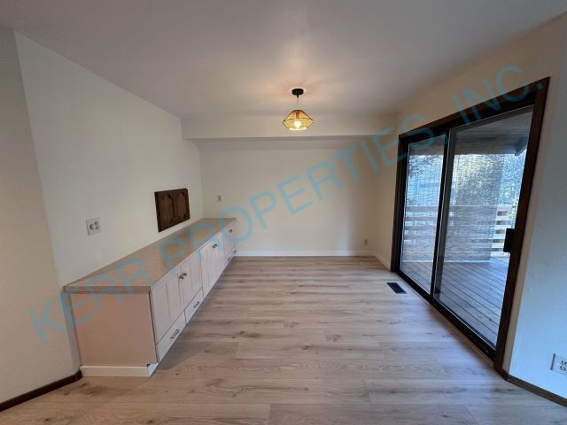 Foto del edificio - Charming 3-Bedroom Haven in Oregon City with 2 Full Baths – 1,350 Sq. Ft. of Comfort!