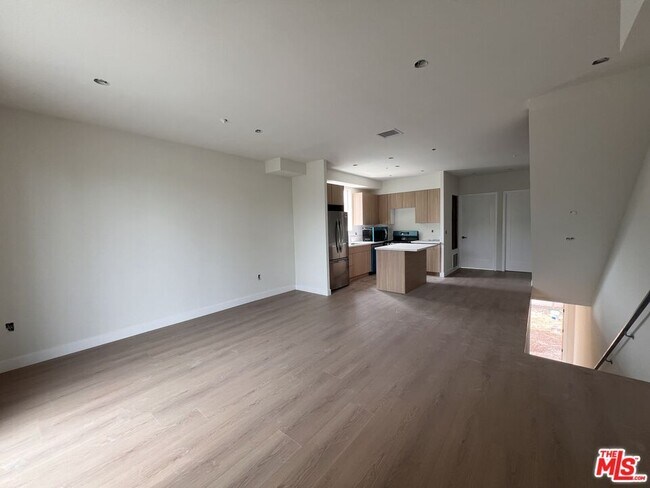 Foto del edificio - 1230 S Berendo St