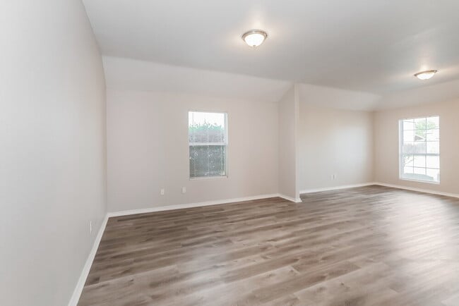 Building Photo - 12419 Pinestraw Rd