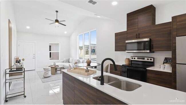 Foto del edificio - 11 Jessica Ln