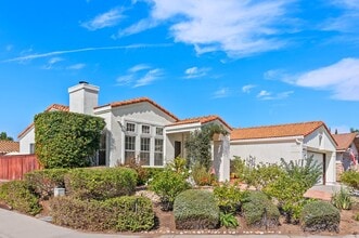 Building Photo - 4952 Lake Shore Ct