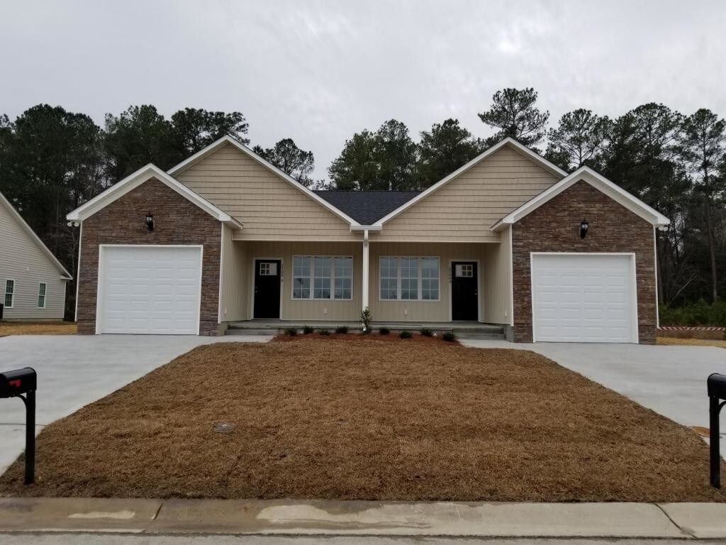 2245 Brookville Dr, Greenville, NC 27834 Townhome Rentals in