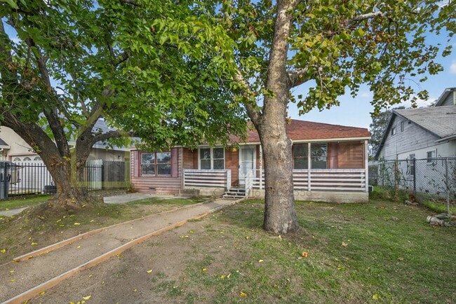 Photo - Charming 3-Bedroom Home for Rent – Comfortable Living in a Great Location!