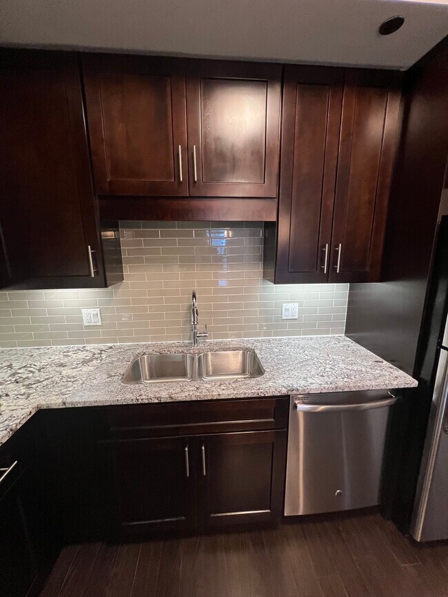 Building Photo - 68 W Hubbard St