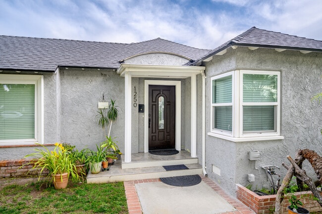 Building Photo - 1250 Bruce Ave