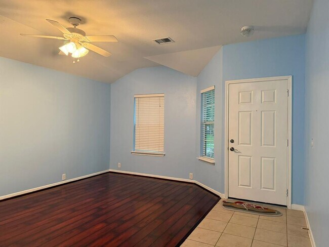 Foto del edificio - 10330 Marble Crest Dr