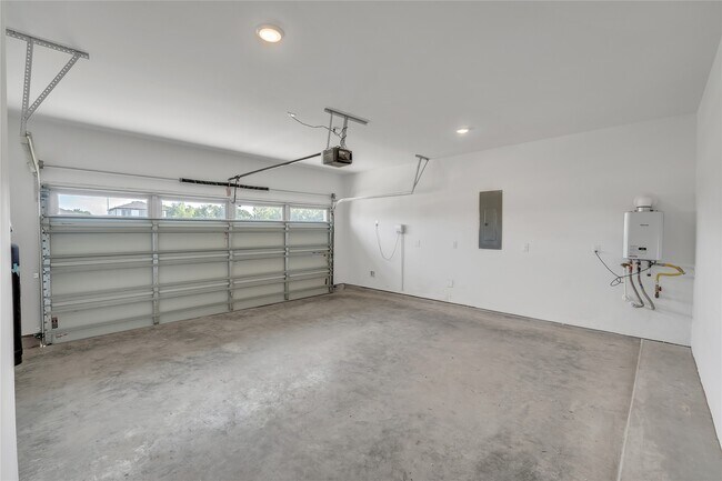 Building Photo - 4320 Avron Dr