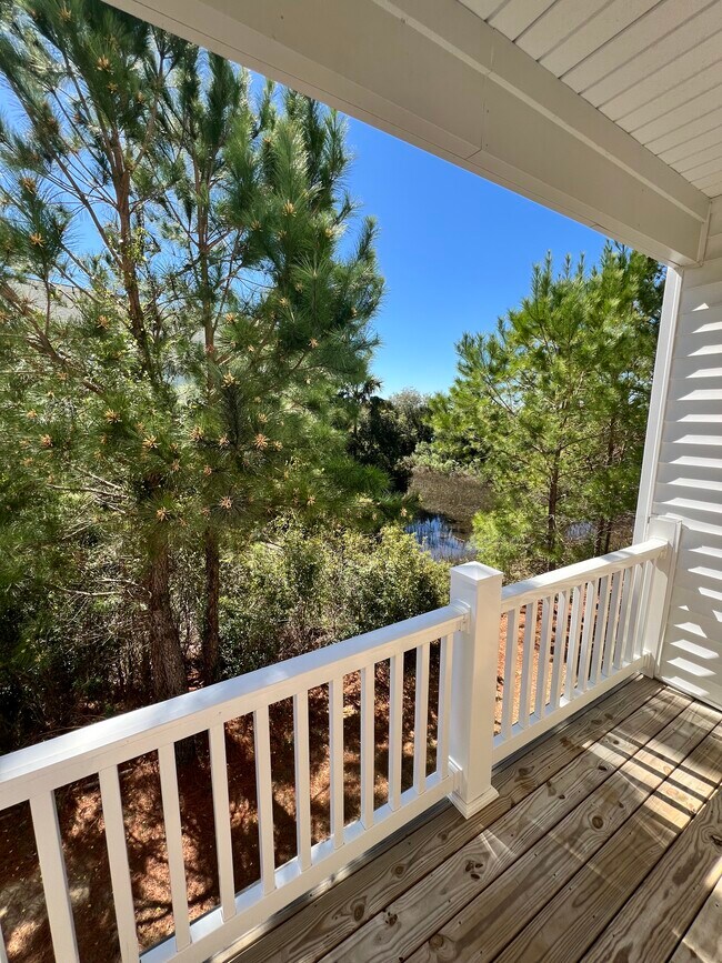 Building Photo - 575 McLernon Trce