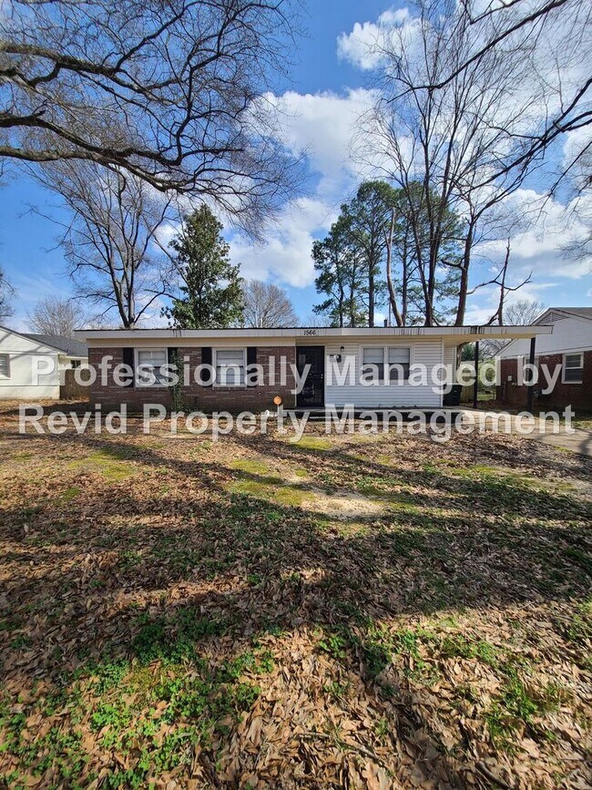 Building Photo - 3 Bedroom and 1 Bath