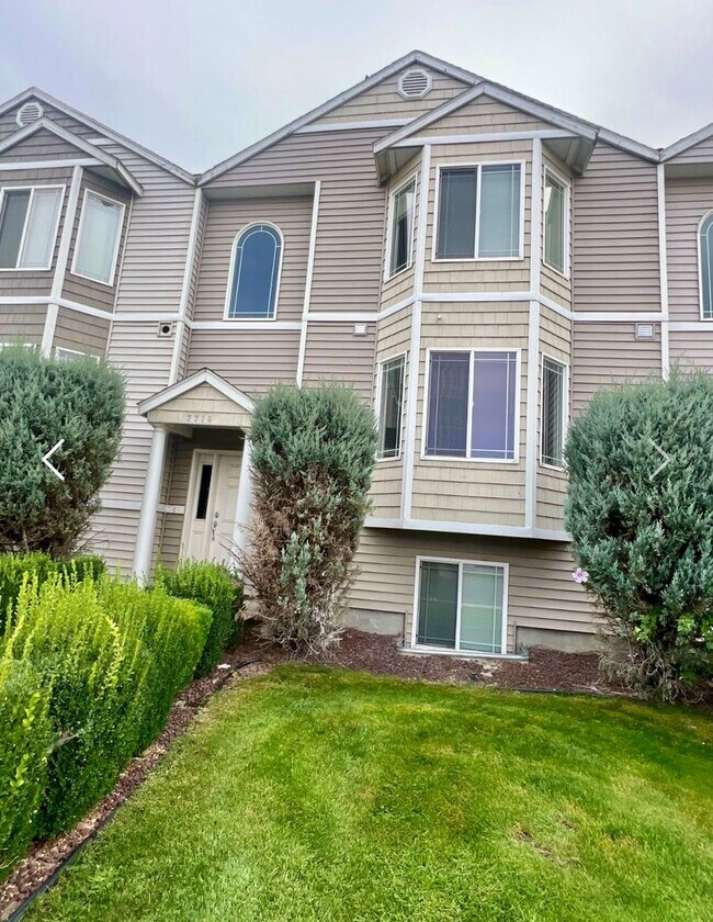 Foto del edificio - 3 bed 3.5 bath Townhome on Rd 68