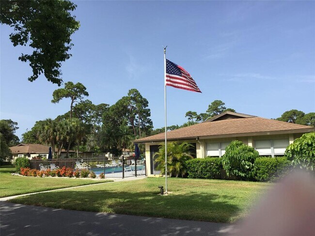 Foto del edificio - 7061 Bright Creek Dr