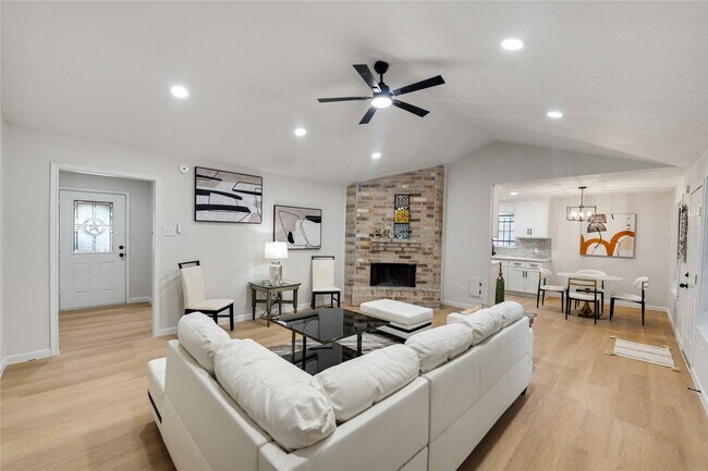 Foto del edificio - 12703 Redfern Dr